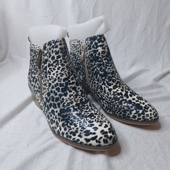 New Journee Collection Rebel Women’s ankle boot, leopard print, size 8 - Picture 2 of 6